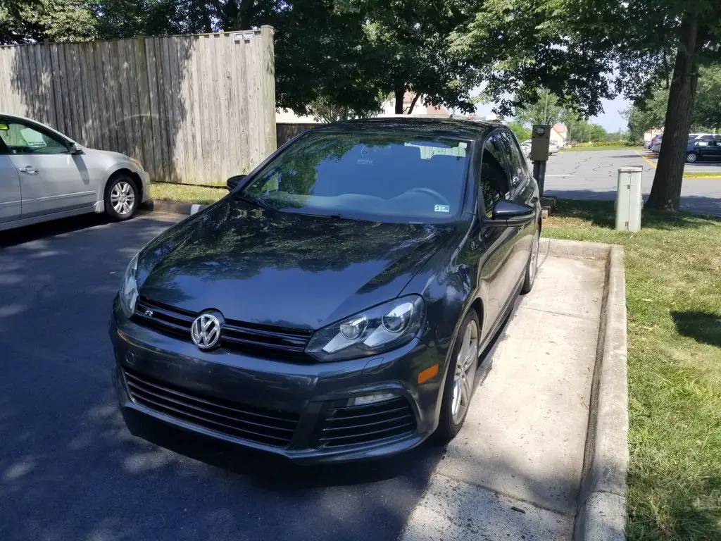 Golf R front